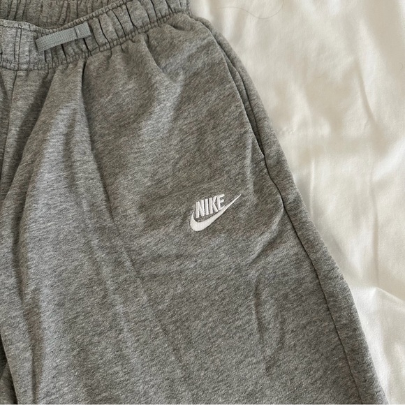 Nike Cinched Sweatpants - Picture 3 of 5